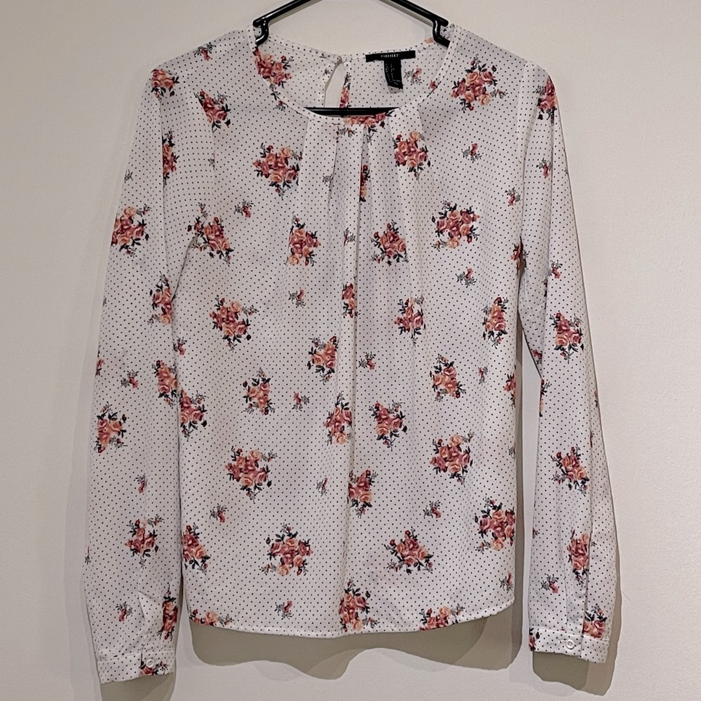 Blouse // Forever21 / Floral with Navy Dots / Small / Worn in good condition
